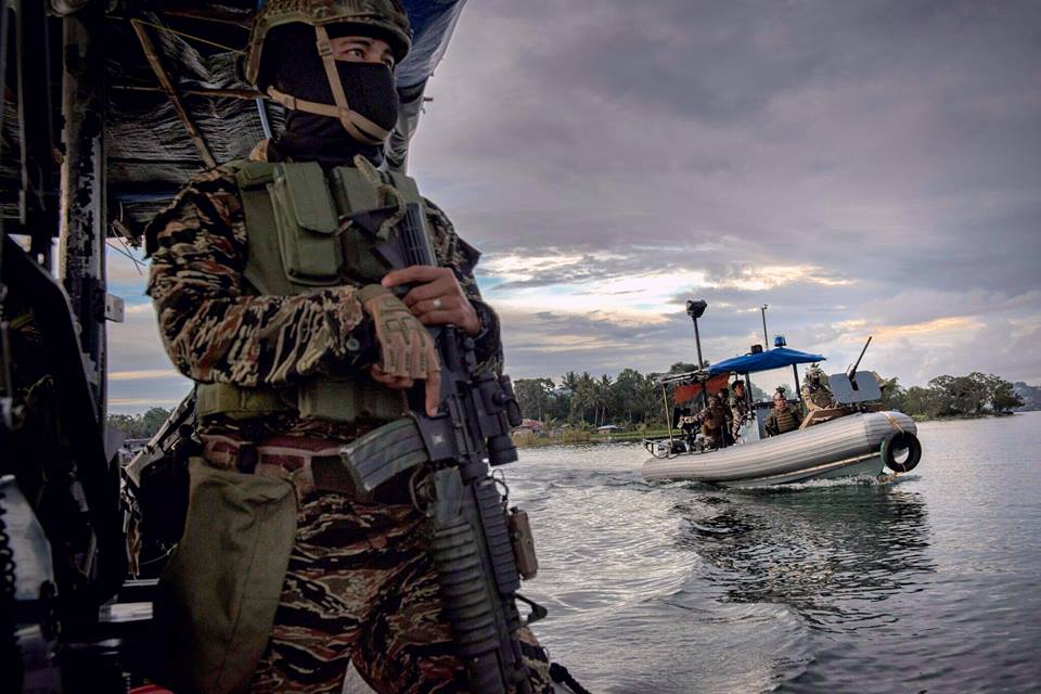 Philippine Navy SEAL Units in a Patrol / Marawi