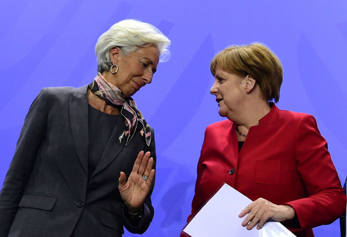 Lagarde Merkel discuss Greece