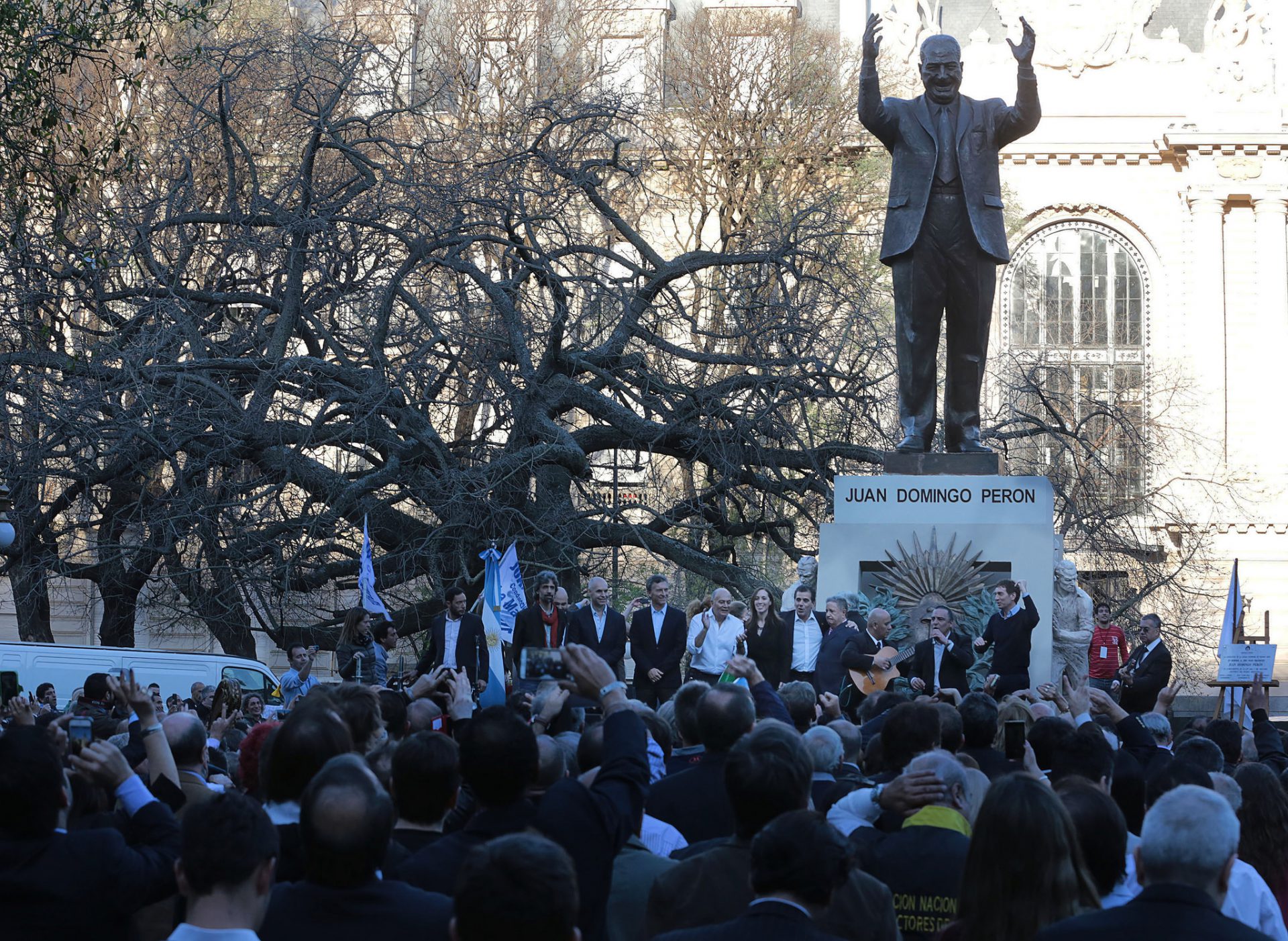 Macri participates in the inauguration of Peron's monument