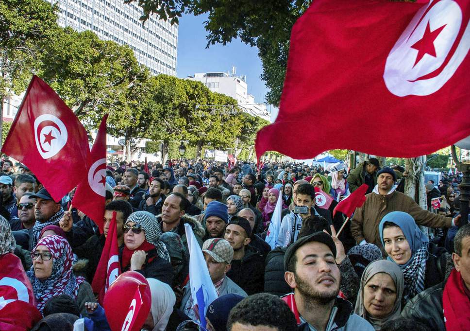 tunisia protests civil servants