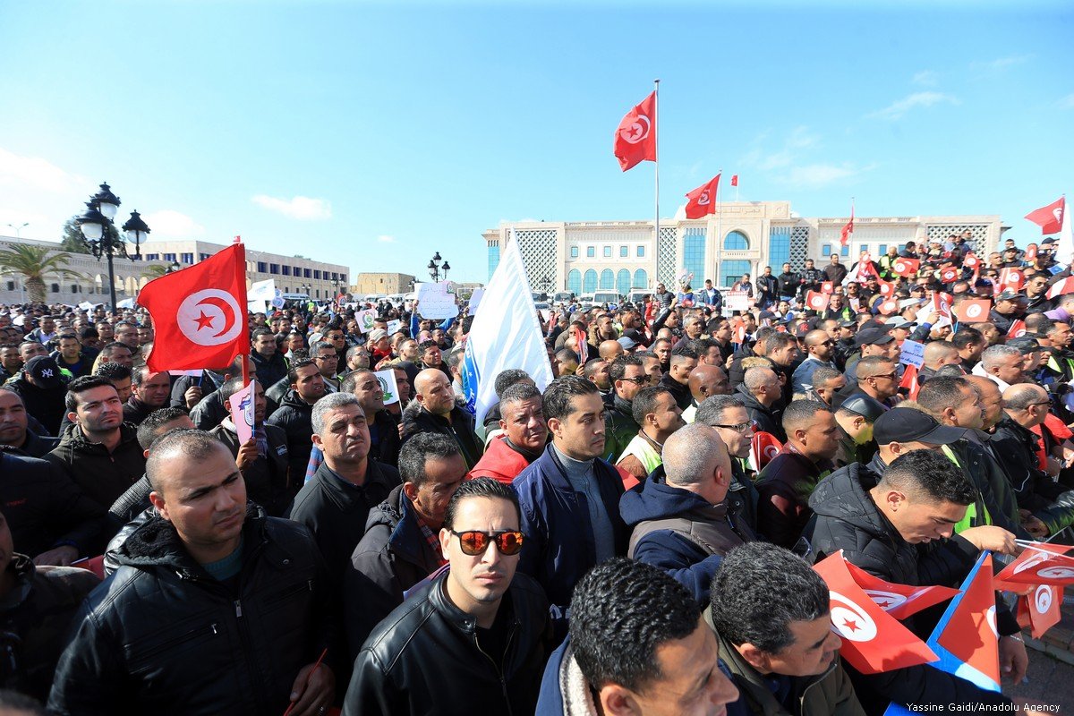 Турция 19 февраля. Демонстрации в Тунисе.
