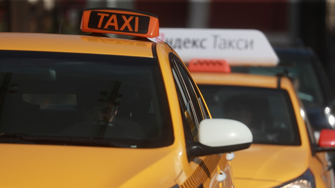 Russian police to begin checking immigration status of taxi drivers in Moscow